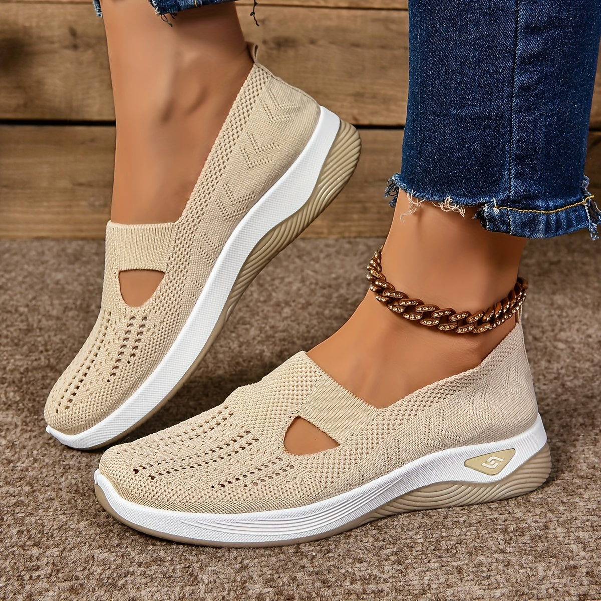Cream / 3