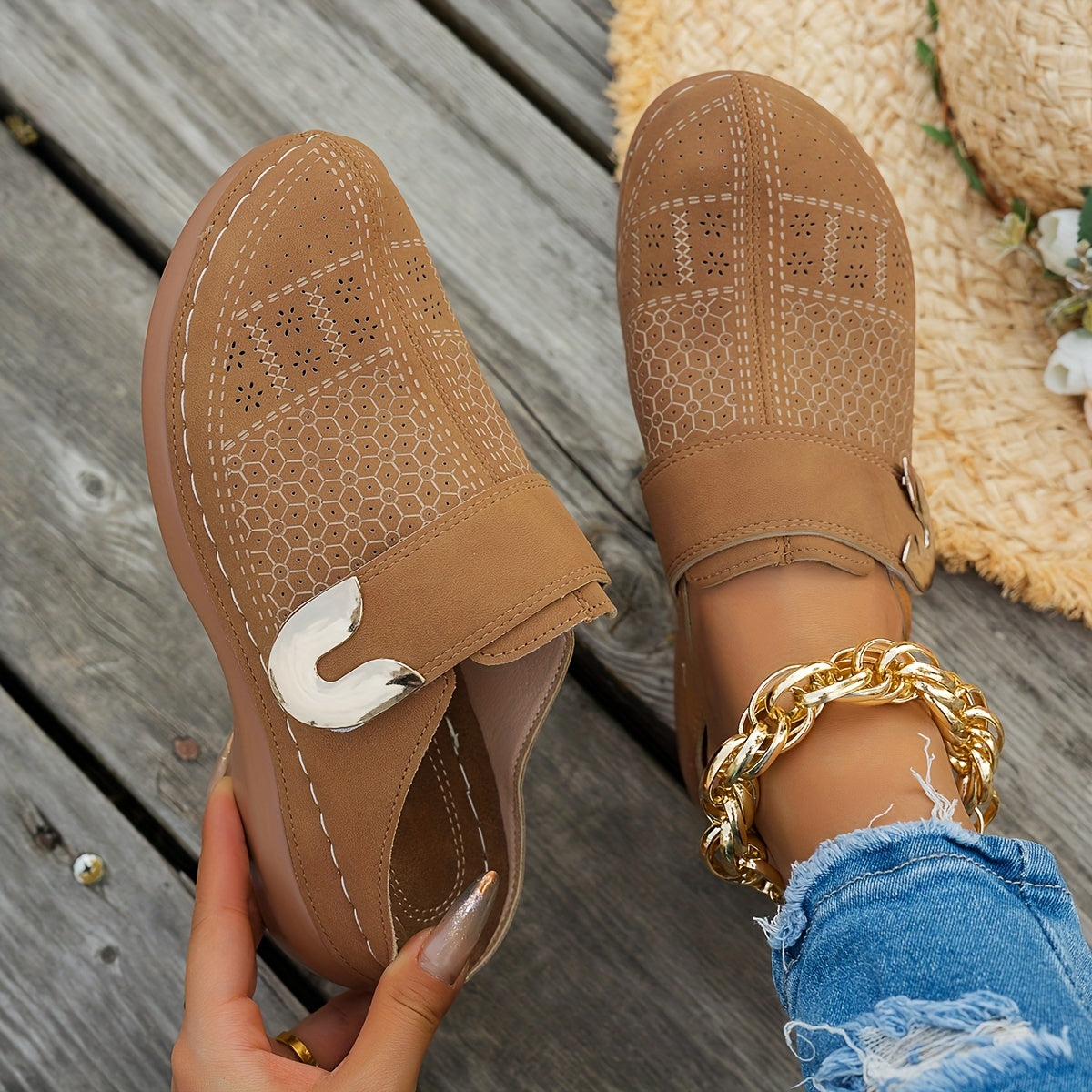 Brown / 3