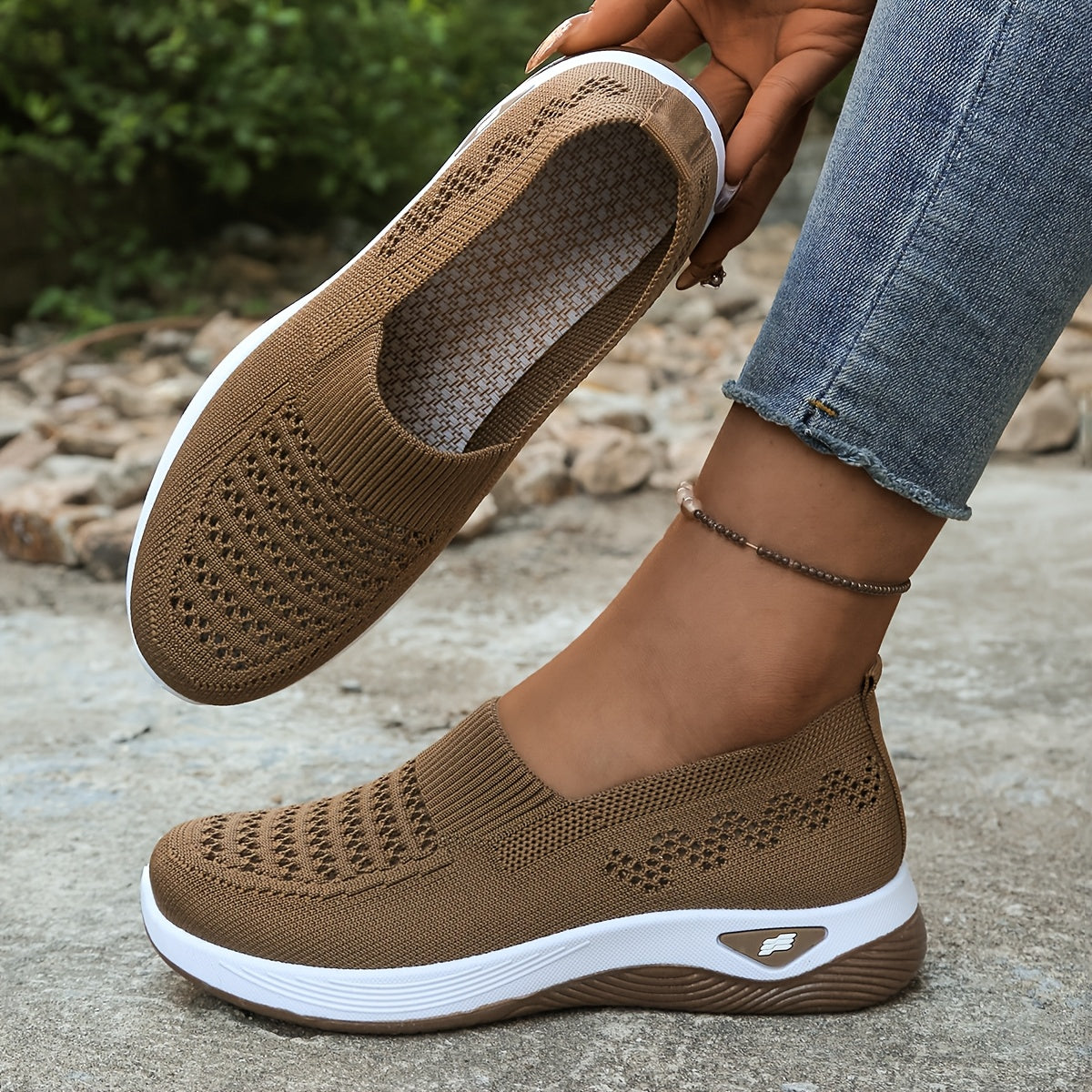 Brown / 3