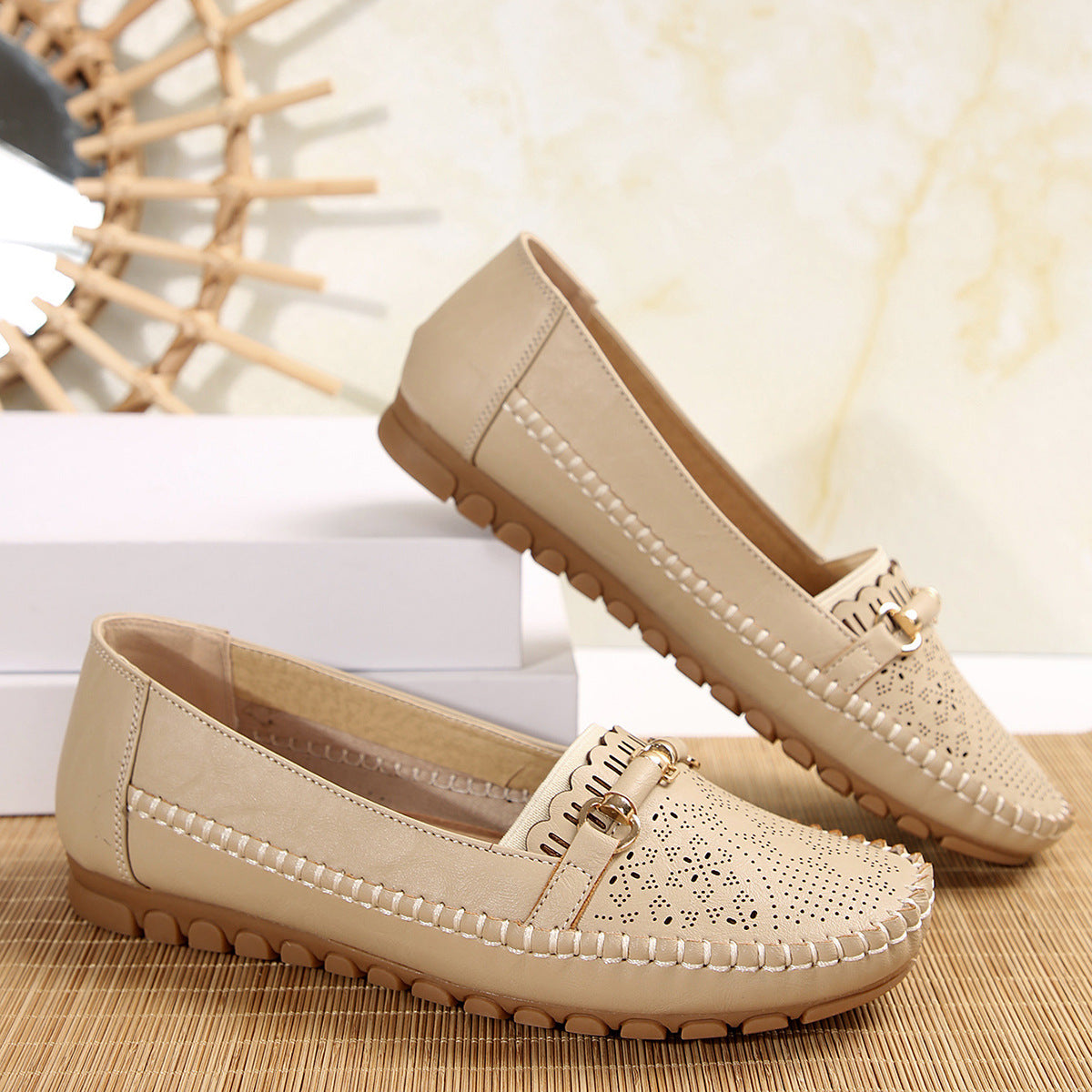 Beige / 3