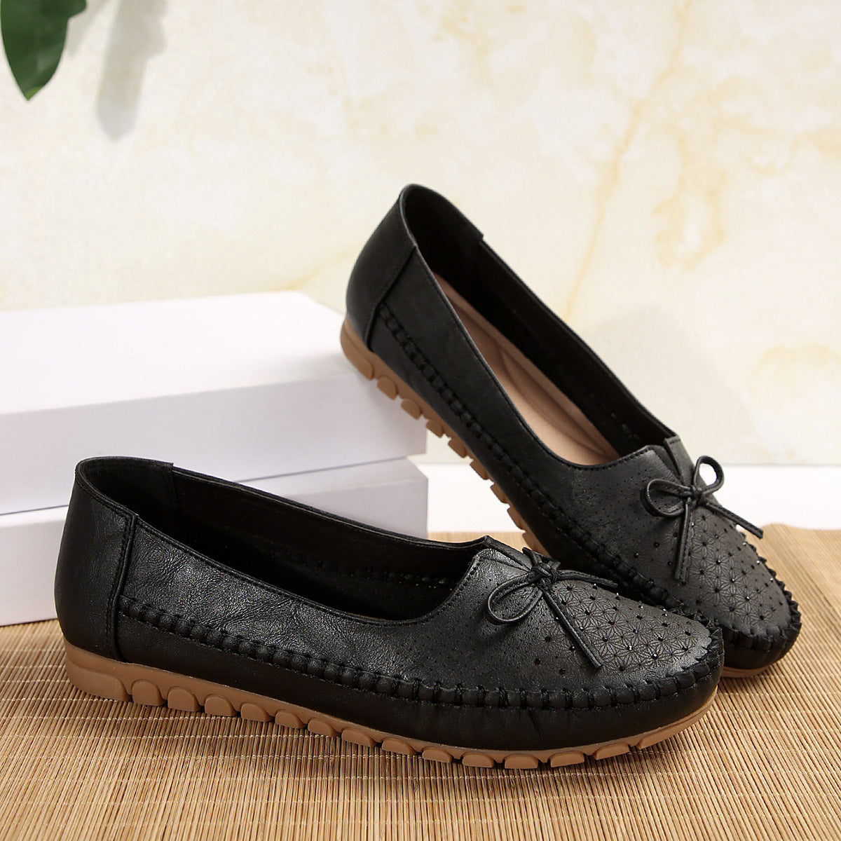 Black / 3