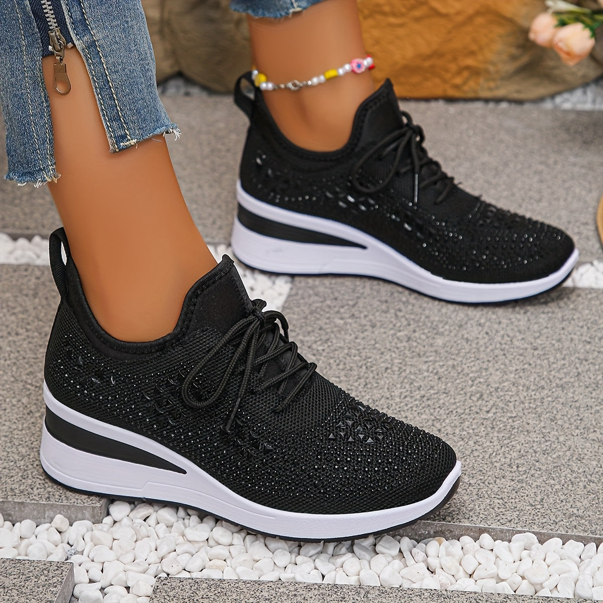 Black / 3