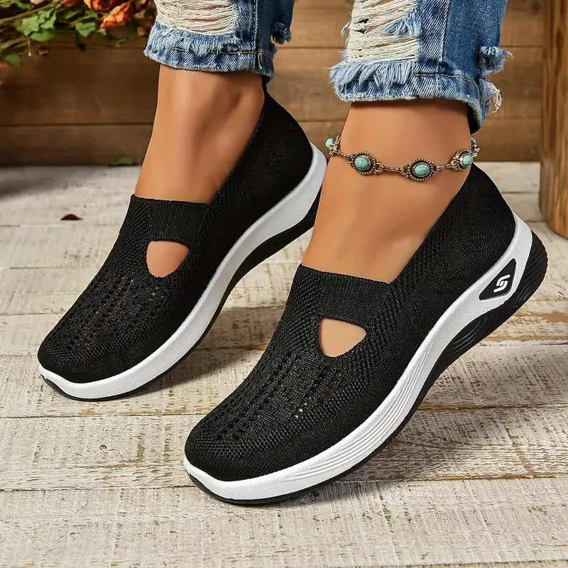 Black / 3