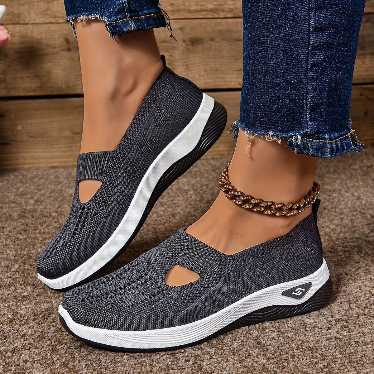 Dark Gray / 3